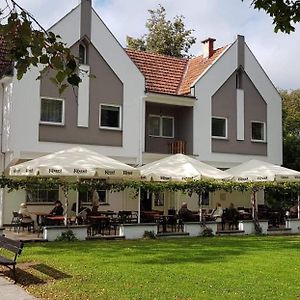 Parkova - Pokoje Hotelowe